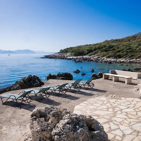 Ostria Villa *